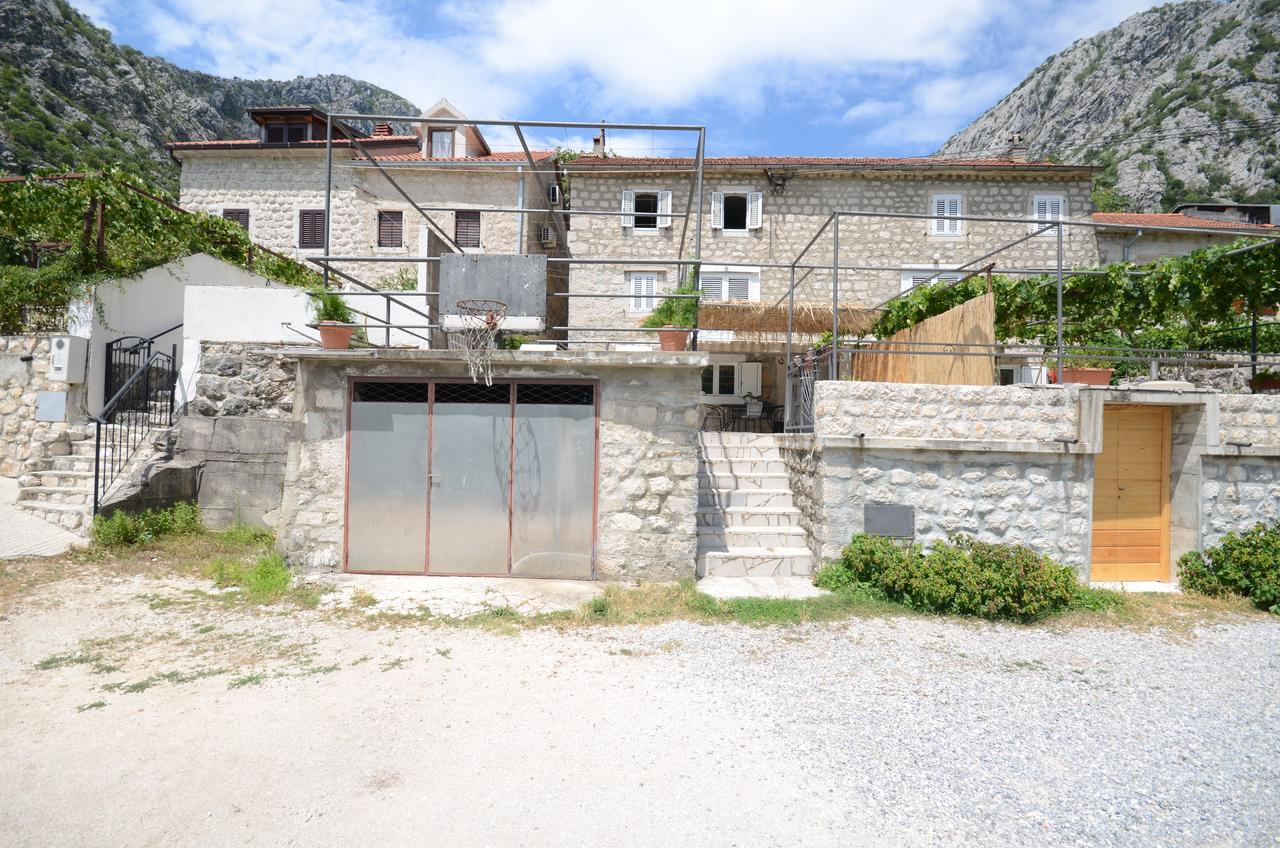 Stone House Dragutinovic Apartment Kotor Bagian luar foto