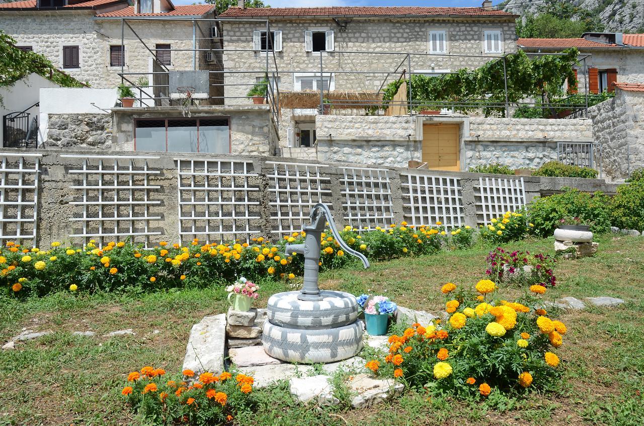 Stone House Dragutinovic Apartment Kotor Bagian luar foto